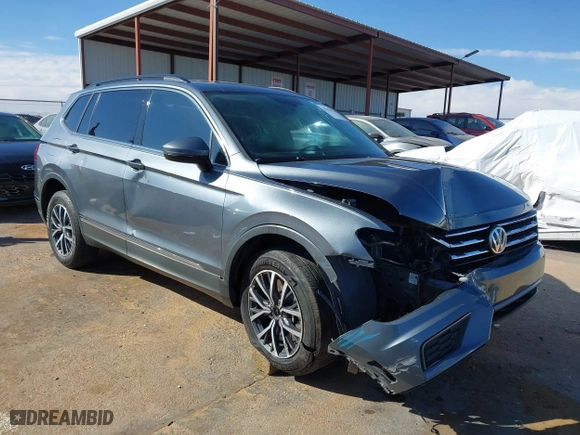 2020 Volkswagen Tiguan SE with VIN 3VV3B7AX6LM017819, listed as a IAAI auction lot 41612776 with 74,576 mi miles. Bid and sale history available at carsss.com. Image 1.