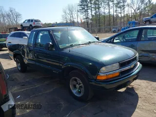 2001 Chevrolet S-10 LS with VIN 1GCCS19W718247295, listed as a IAAI auction lot 41777640 with 112,950 mi miles and . Bid and sale history available at DreamBid. Image 1.