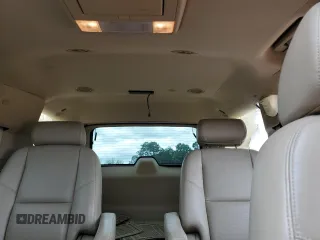 2009 Chevrolet Tahoe LTZ z VIN 1GNFC330X9J120398, wystawiony jako Copart lot #59917295 z przebiegiem 233 586 mil mil oraz Szkoda całkowita • Salvage title. Historia ofert i sprzedaży dostępna na DreamBid. Obrazek 10.