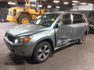 2008 Toyota RAV4 with VIN JTMBD33V685161926, listed as a IAAI auction lot 42041950 with 160,153 mi miles. Bid and sale history available at carsss.com. Image 2.