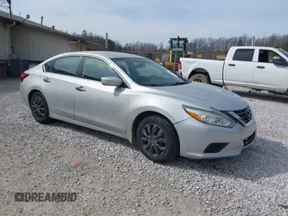 2017 Nissan Altima S z VIN 1N4AL3AP3HN320457, wystawiony jako IAAI lot #41666018 z przebiegiem 158 643 mil mil oraz . Historia ofert i sprzedaży dostępna na DreamBid. Obrazek 1.