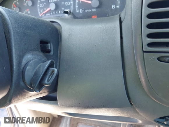 1998 Ford F-150 с VIN 1FTZX1727WNB73834, выставлен на аукционе IAAI как лот 42250564 с пробегом 262 078 миль миль и . История ставок и продаж доступна на DreamBid. Изображение 11.