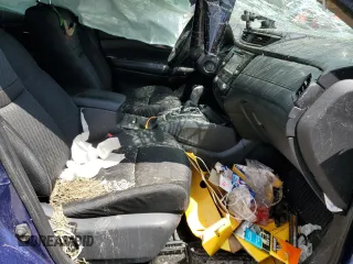 2017 Nissan Rogue SV z VIN KNMAT2MT4HP558206, wystawiony jako Copart lot #52620485 z przebiegiem Nie podano mil oraz Nie do naprawy. Historia ofert i sprzedaży dostępna na DreamBid. Obrazek 7.