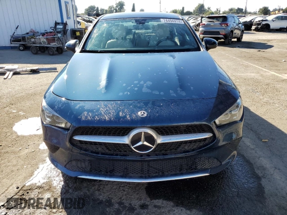 2022 Mercedes-Benz CLA 250 z VIN W1K5J4GB4NN251525, wystawiony jako Copart lot #74494414 z przebiegiem 45 792 mil mil oraz Szkoda całkowita • Salvage title. Historia ofert i sprzedaży dostępna na DreamBid. Obrazek 5.