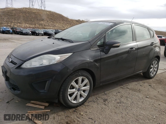 2013 Ford Fiesta SE with VIN 3FADP4EJ8DM123351, listed as a Copart auction lot 48462125 with 90,955 mi miles and Clean Title. Bid and sale history available at carsss.com. Image 1.