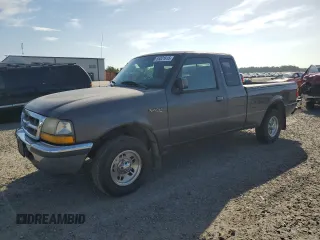 1998 Ford Ranger XL z VIN 1FTYR14U8WTA05501, wystawiony jako Copart lot #65321615 z przebiegiem 106 815 mil mil oraz Czysty tytuł • Clean title. Historia ofert i sprzedaży dostępna na DreamBid. Obrazek 1.