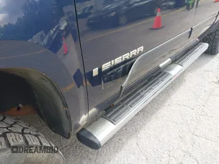 2009 GMC Sierra 1500 z VIN 2GTEK33Y391100131, wystawiony jako IAAI lot #42292487 z przebiegiem 197 968 mil mil oraz . Historia ofert i sprzedaży dostępna na DreamBid. Obrazek 20.