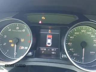 2009 Audi S5 z VIN WAURV78T99A036807, wystawiony jako IAAI lot #42352152 z przebiegiem 122 196 mil mil oraz . Historia ofert i sprzedaży dostępna na DreamBid. Obrazek 7.