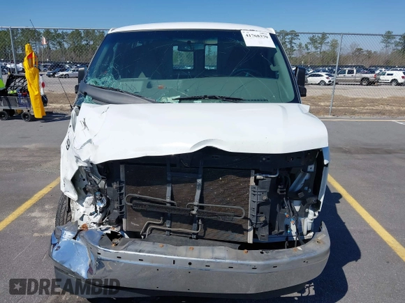 2017 GMC Savana Cargo z VIN 1GTW7AFF7H1915702, wystawiony jako IAAI lot #41768370 z przebiegiem 120 997 mil mil oraz . Historia ofert i sprzedaży dostępna na DreamBid. Obrazek 6.