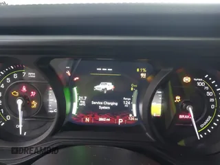 2024 Jeep Wrangler High Altitude z VIN 1C4RJXU6XRW209302, wystawiony jako IAAI lot #41116289 z przebiegiem 2 862 mil mil oraz . Historia ofert i sprzedaży dostępna na DreamBid. Obrazek 7.