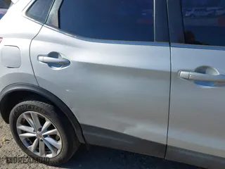 2017 Nissan Rogue Sport SV with VIN JN1BJ1CP6HW010659, listed as a IAAI auction lot 41024516 with 165,498 mi miles. Bid and sale history available at carsss.com. Image 18.