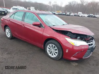 2015 Toyota Camry XLE with VIN 4T1BF1FK8FU983576, listed as a IAAI auction lot 41910503 with 62,941 mi miles. Bid and sale history available at carsss.com. Image 1.