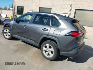 2021 Toyota RAV4 XLE with VIN 2T3W1RFV0MC152913, listed as a IAAI auction lot 41871718 with 17,037 mi miles. Bid and sale history available at carsss.com. Image 3.