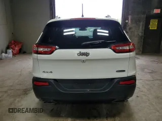 2015 Jeep Cherokee Latitude z VIN 1C4PJMCS7FW624366, wystawiony jako Copart lot #58634805 z przebiegiem 80 598 mil mil oraz Szkoda całkowita • Salvage title. Historia ofert i sprzedaży dostępna na DreamBid. Obrazek 6.