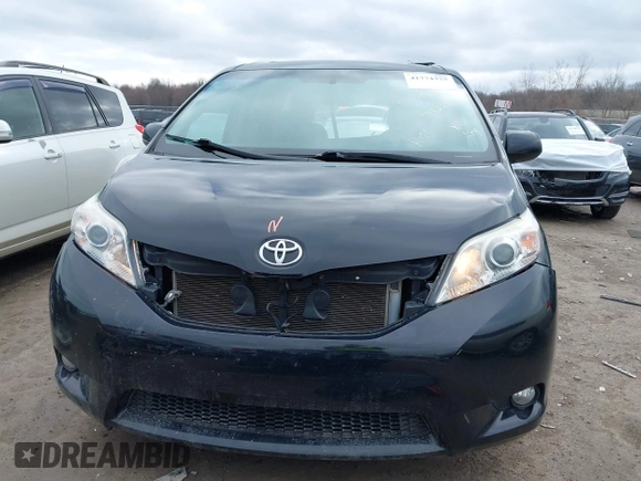 2016 Toyota Sienna XLE with VIN 5TDYK3DC8GS718289, listed as a IAAI auction lot 41774375 with 154,067 mi miles. Bid and sale history available at carsss.com. Image 13.