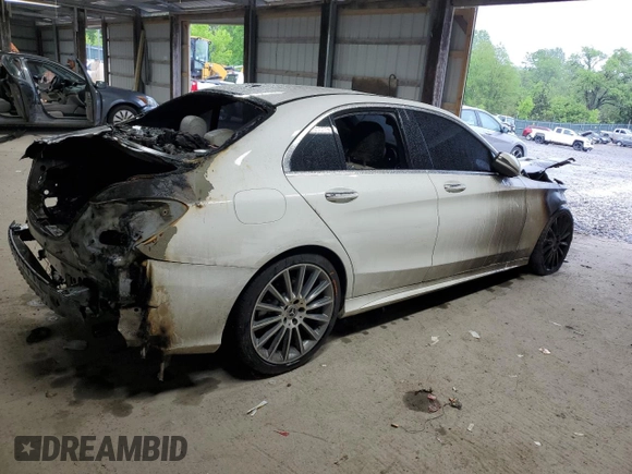2018 Mercedes-Benz C 300 z VIN 55SWF4JB8JU237417, wystawiony jako Copart lot #57547745 z przebiegiem Nie podano mil oraz Szkoda całkowita • Salvage title. Historia ofert i sprzedaży dostępna na DreamBid. Obrazek 3.