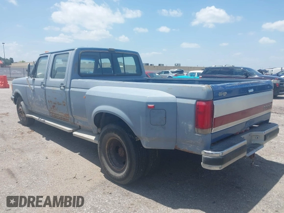 1991 Ford F-350 z VIN 2FTJW35M6MCA03659, wystawiony jako IAAI lot #42583030 z przebiegiem 31 526 mil mil oraz . Historia ofert i sprzedaży dostępna na DreamBid. Obrazek 3.