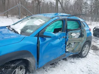 2021 Hyundai Kona SE with VIN KM8K1CAA3MU638297, listed as a IAAI auction lot 41596526 with 63,549 mi miles. Bid and sale history available at carsss.com. Image 6.