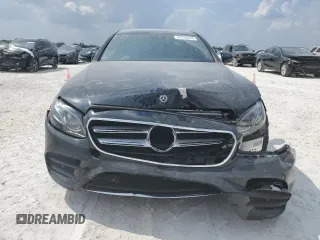 2018 Mercedes-Benz E-Class E 300 with VIN WDDZF4JB6JA467129, listed as a Copart auction lot 43755543 with 38,124 mi miles. Bid and sale history available at carsss.com. Image 5.