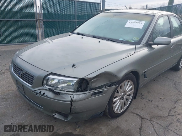 2006 Volvo S80 with VIN YV1TS592361444561, listed as a IAAI auction lot 41569509 with 147,917 mi miles. Bid and sale history available at carsss.com. Image 6.