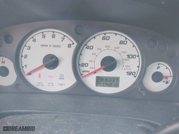2002 Ford Escape XLT with VIN 1FMCU03182KD33491, listed as a IAAI auction lot 41704430 with 174,810 mi miles. Bid and sale history available at carsss.com. Image 7.