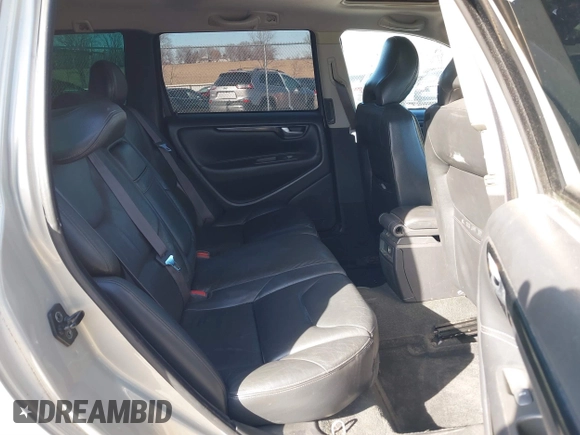 2002 Volvo V70 with VIN YV1SW61R022216875, listed as a IAAI auction lot 41745657 with 202,766 mi miles. Bid and sale history available at carsss.com. Image 8.
