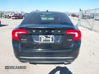 2018 Volvo S60 Inscription Platinum with VIN LYV402HM1JB156380, listed as a IAAI auction lot 41408529 with 106,933 mi miles. Bid and sale history available at carsss.com. Image 15.