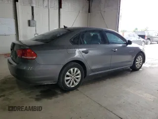2014 Volkswagen Passat S z VIN 1VWAT7A36EC106565, wystawiony jako Copart lot #53965625 z przebiegiem 130 936 mil mil oraz Szkoda całkowita • Salvage title. Historia ofert i sprzedaży dostępna na DreamBid. Obrazek 3.