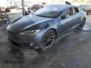 2018 Tesla Model S 75D with VIN 5YJSA1E48JF254615, listed as a Copart auction lot 49901715 with 109,694 mi miles and Salvage title. Bid and sale history available at DreamBid. Image 1.