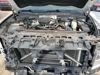 2016 GMC Sierra 3500HD Denali z VIN 1GT42YE84GF304755, wystawiony jako Copart lot #64882644 z przebiegiem 120 309 mil mil oraz Szkody całkowita. Historia ofert i sprzedaży dostępna na DreamBid. Obrazek 11.