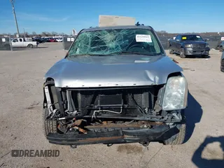 2011 GMC Yukon XL SLT with VIN 1GKS2KE30BR385063, listed as a IAAI auction lot 41224922 with Not Provided miles. Bid and sale history available at carsss.com. Image 11.