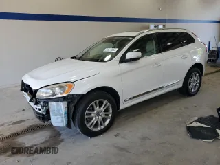2015 Volvo XC60 T5 z VIN YV4612RK1F2630806, wystawiony jako Copart lot #55637555 z przebiegiem 97 065 mil mil oraz Szkoda całkowita • Salvage title. Historia ofert i sprzedaży dostępna na DreamBid. Obrazek 1.