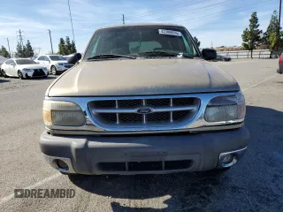 2001 Ford Explorer XLT with VIN 1FMZU63E01ZA13443, listed as a Copart auction lot 42386555 with 226,584 mi miles and Salvage title. Bid and sale history available at DreamBid. Image 5.