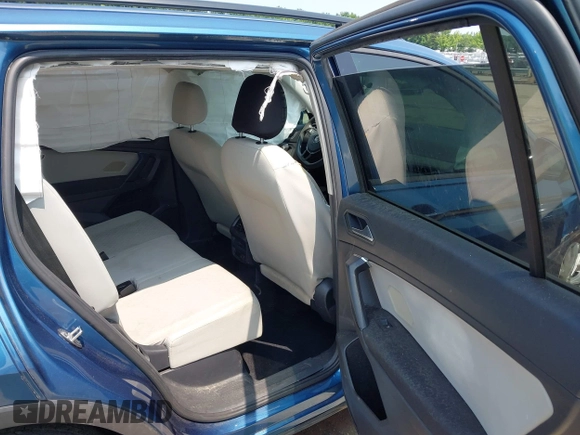 2019 Volkswagen Tiguan S с VIN 3VV1B7AX0KM122040, выставлен на аукционе IAAI как лот 42389559 с пробегом 53 122 миль миль и . История ставок и продаж доступна на DreamBid. Изображение 8.
