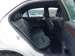 2014 Mercedes-Benz E-Class E 350 Luxury with VIN WDDHF8JBXEA852122, listed as a IAAI auction lot 41659079 with 60,991 mi miles. Bid and sale history available at carsss.com. Image 8.