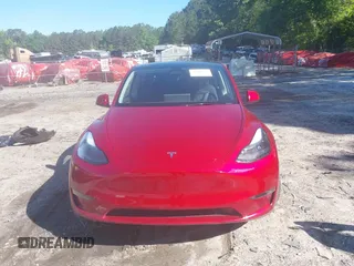 2024 Tesla Model Y z VIN 7SAYGDED2RA325538, wystawiony jako IAAI lot #42180492 z przebiegiem 8 738 mil mil oraz . Historia ofert i sprzedaży dostępna na DreamBid. Obrazek 12.