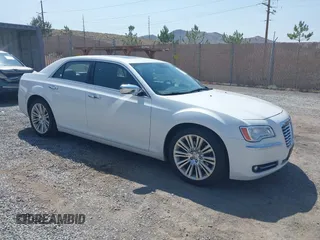 2013 Chrysler 300 C z VIN 2C3CCAET1DH507346, wystawiony jako IAAI lot #42421323 z przebiegiem 143 269 mil mil oraz . Historia ofert i sprzedaży dostępna na DreamBid. Obrazek 1.