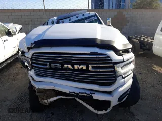 2019 Ram 3500 Laramie with VIN 3C63R3ML9KG542969, listed as a Copart auction lot 75699684 with 63,045 mi miles and Salvage Title. Bid and sale history available at carsss.com. Image 5.