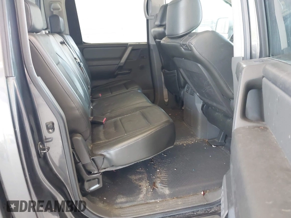 2005 Nissan Titan LE с VIN 1N6AA07B75N553857, выставлен на аукционе IAAI как лот 42110183 с пробегом 166 064 миль миль и . История ставок и продаж доступна на DreamBid. Изображение 8.