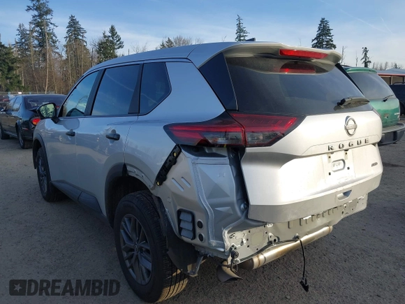 2024 Nissan Rogue S with VIN 5N1BT3AB1RC726491, listed as a IAAI auction lot 41372611 with 6,620 mi miles and . Bid and sale history available at DreamBid. Image 3.