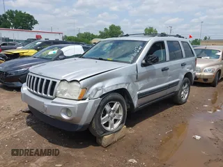 2005 Jeep Grand Cherokee Laredo z VIN 1J4GR48K35C515589, wystawiony jako IAAI lot #42452874 z przebiegiem 253 743 mil mil oraz . Historia ofert i sprzedaży dostępna na DreamBid. Obrazek 17.