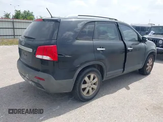 2013 Kia Sorento LX with VIN 5XYKT3A67DG359284, listed as a IAAI auction lot 42644742 with 258,998 mi miles and . Bid and sale history available at DreamBid. Image 4.