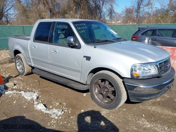 2002 Ford F-150 XLT with VIN 1FTRW07L42KA48341, listed as a IAAI auction lot 41433160 with 244,755 mi miles. Bid and sale history available at carsss.com. Image 1.