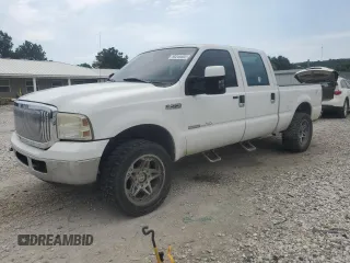 2006 Ford F-250 XL z VIN 1FTSW21P26EB93665, wystawiony jako Copart lot #58245605 z przebiegiem 197 415 mil mil oraz Czysty tytuł • Clean title. Historia ofert i sprzedaży dostępna na DreamBid. Obrazek 1.