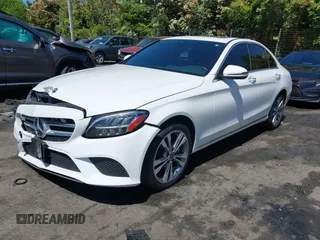 2019 Mercedes-Benz C 300 z VIN 55SWF8EB3KU297396, wystawiony jako IAAI lot #42064934 z przebiegiem 74 926 mil mil oraz . Historia ofert i sprzedaży dostępna na DreamBid. Obrazek 17.