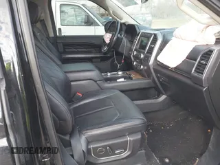 2018 Ford Expedition Max Platinum z VIN 1FMJK1MT4JEA45404, wystawiony jako IAAI lot #41059314 z przebiegiem 139 455 mil mil oraz . Historia ofert i sprzedaży dostępna na DreamBid. Obrazek 5.