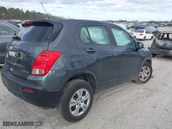 2016 Chevrolet Trax LS with VIN 3GNCJKSB6GL260251, listed as a IAAI auction lot 38243033 with 1 mi miles. Bid and sale history available at carsss.com. Image 4.