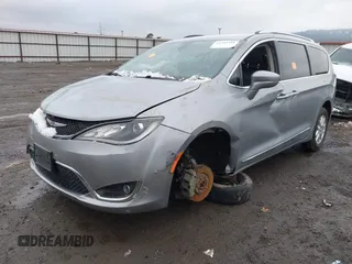 2020 Chrysler Pacifica Touring L z VIN 2C4RC1BG6LR109863, wystawiony jako IAAI lot #41247311 z przebiegiem Nie podano mil oraz . Historia ofert i sprzedaży dostępna na DreamBid. Obrazek 2.