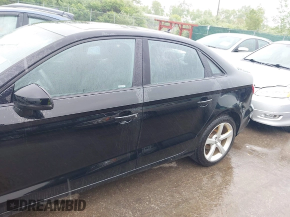 2016 Audi A3 Premium z VIN WAUB8GFF1G1050994, wystawiony jako IAAI lot #42321373 z przebiegiem 79 038 mil mil oraz . Historia ofert i sprzedaży dostępna na DreamBid. Obrazek 14.