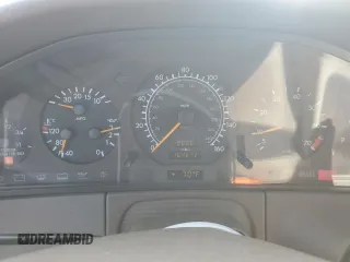 1996 Mercedes-Benz S 320 z VIN WDBGA33E8TA289968, wystawiony jako Copart lot #58446415 z przebiegiem 164 672 mil mil oraz Tytuł czysty. Historia ofert i sprzedaży dostępna na DreamBid. Obrazek 9.